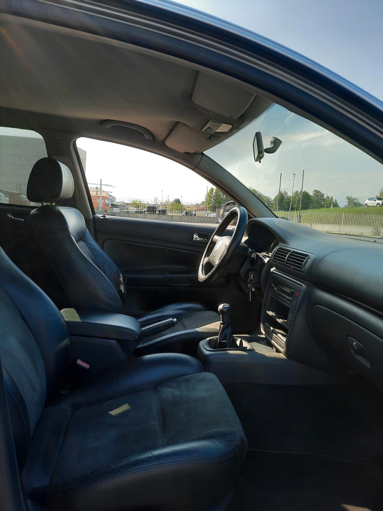 Volkswagen Passat 1.9 TDI/101 CV Var. Business