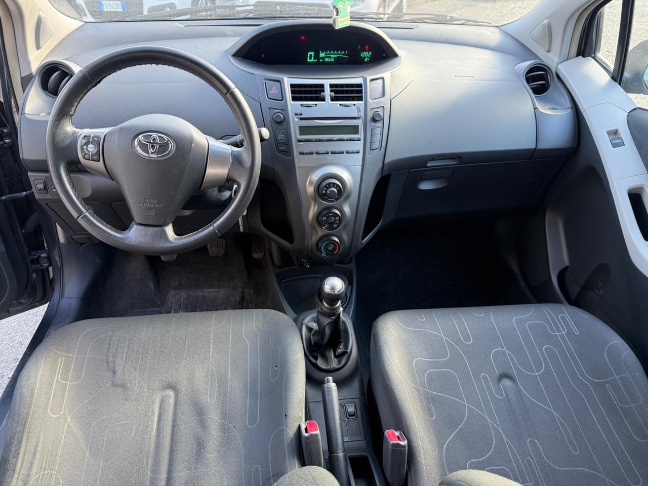 Toyota Yaris 1.0 5 porte Now
