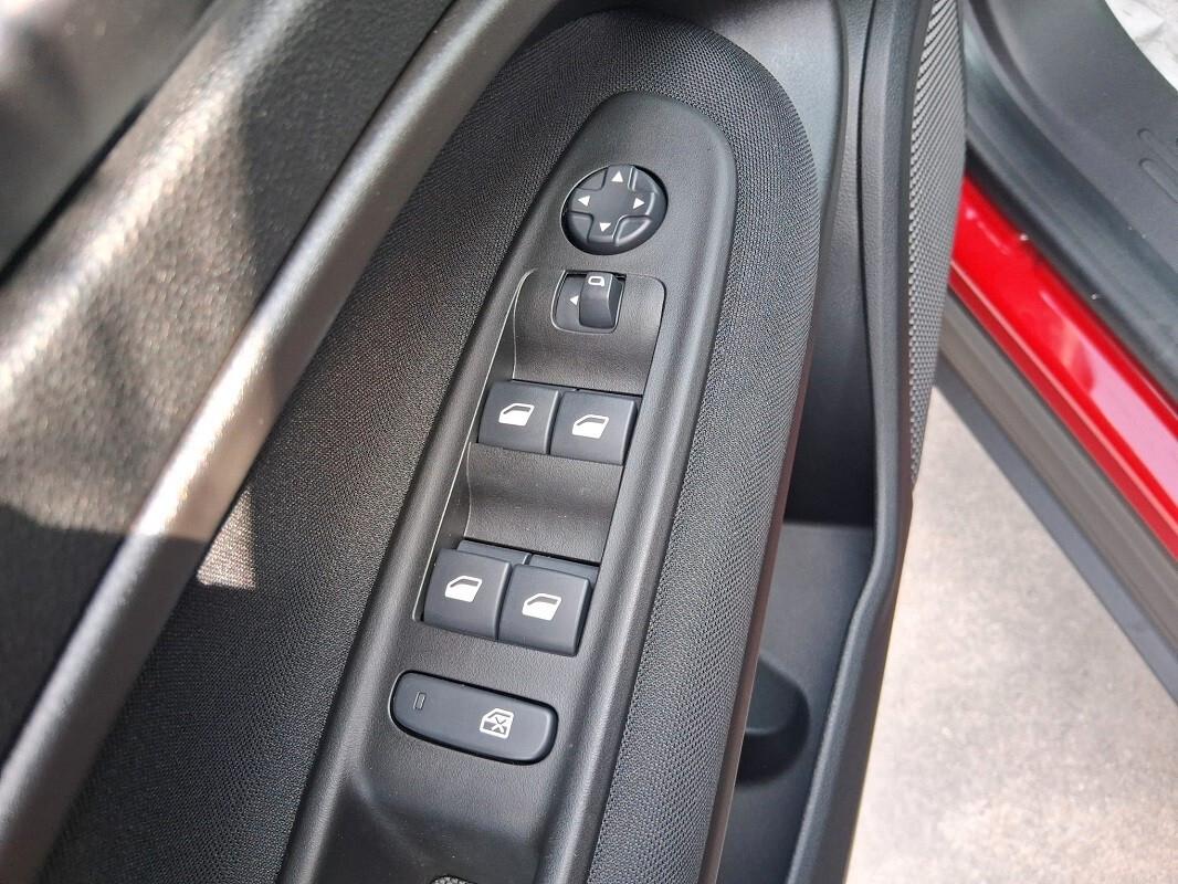 Fiat 600 Hybrid 100 CV DCT MHEV La Prima (103)