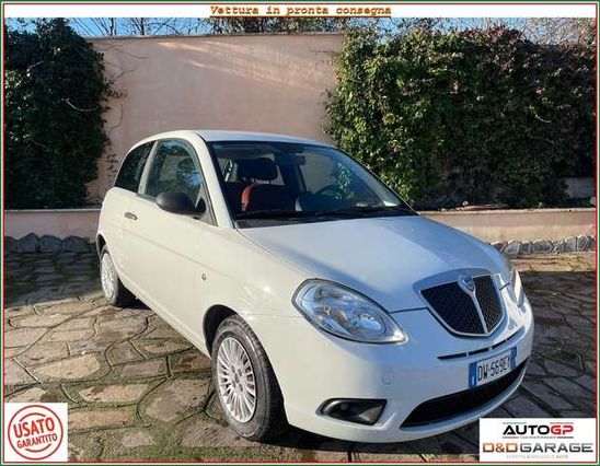 Lancia Ypsilon Ypsilon 1.2 8v Argento, NEOPATENTATI
