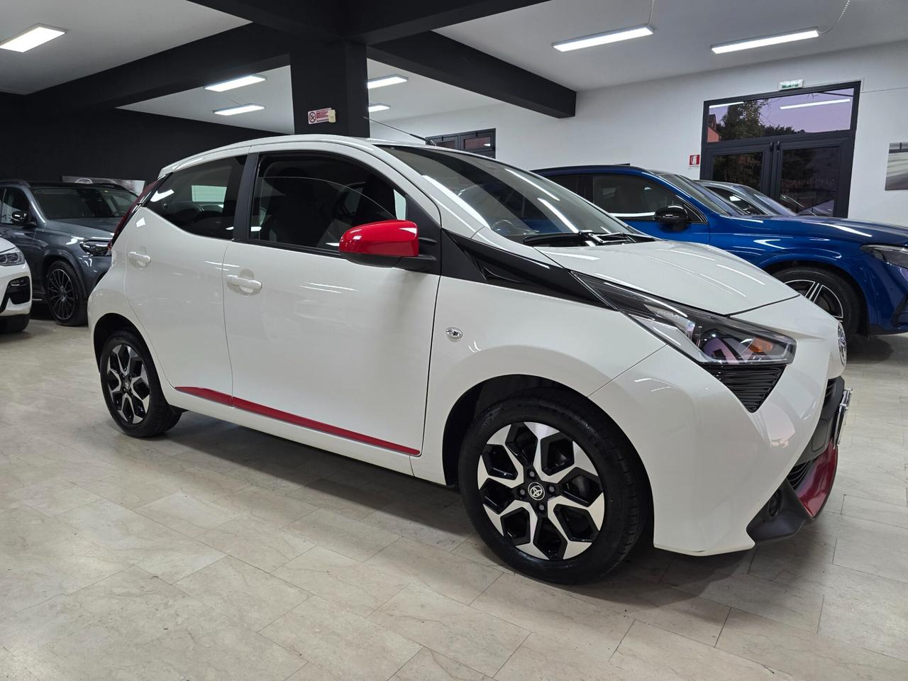 Toyota Aygo 1.0 VVT-i 72 CV 5 porte x-clusiv