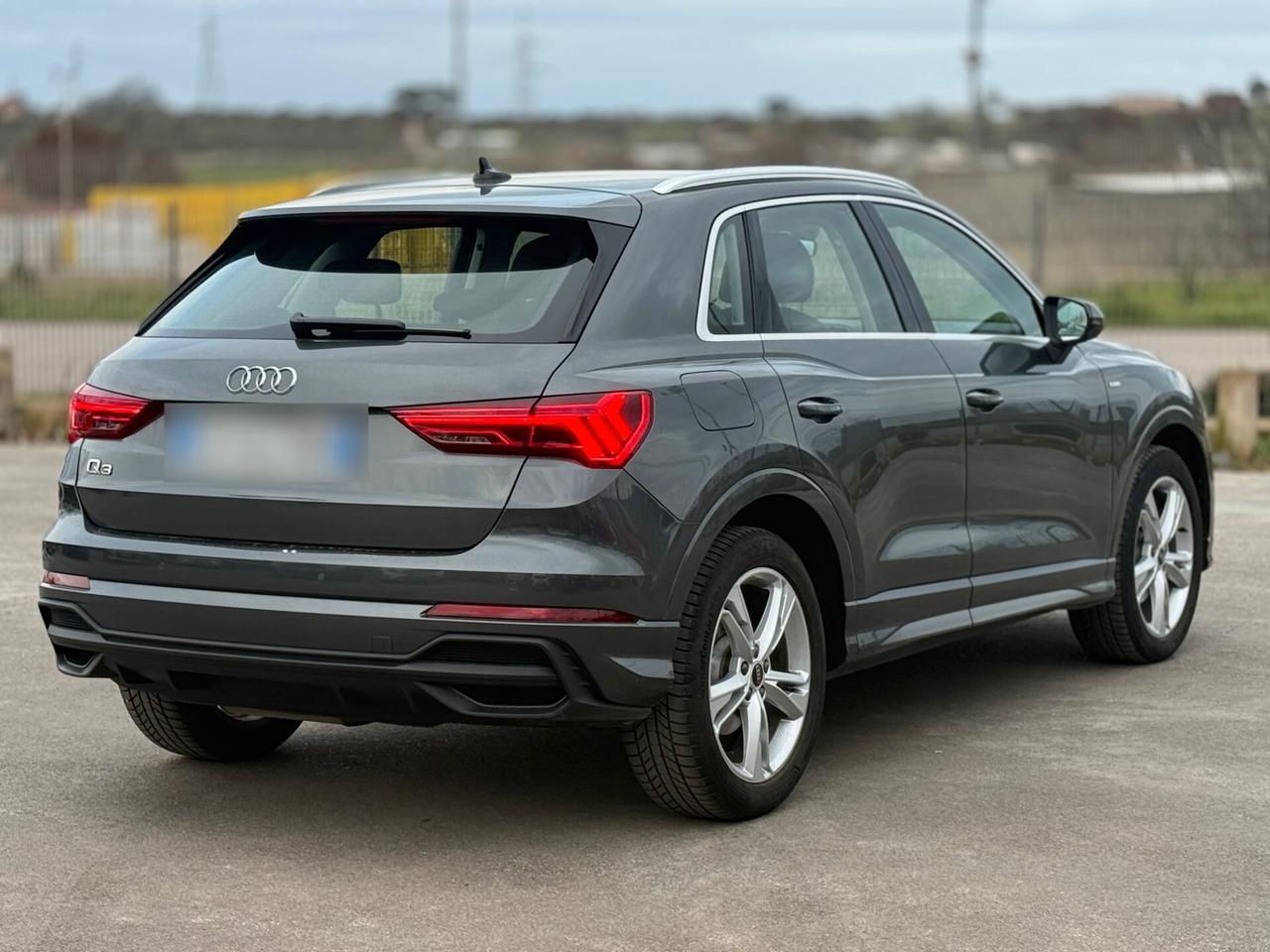 Audi Q3 SPB 35 TDI S tronic Identity Black