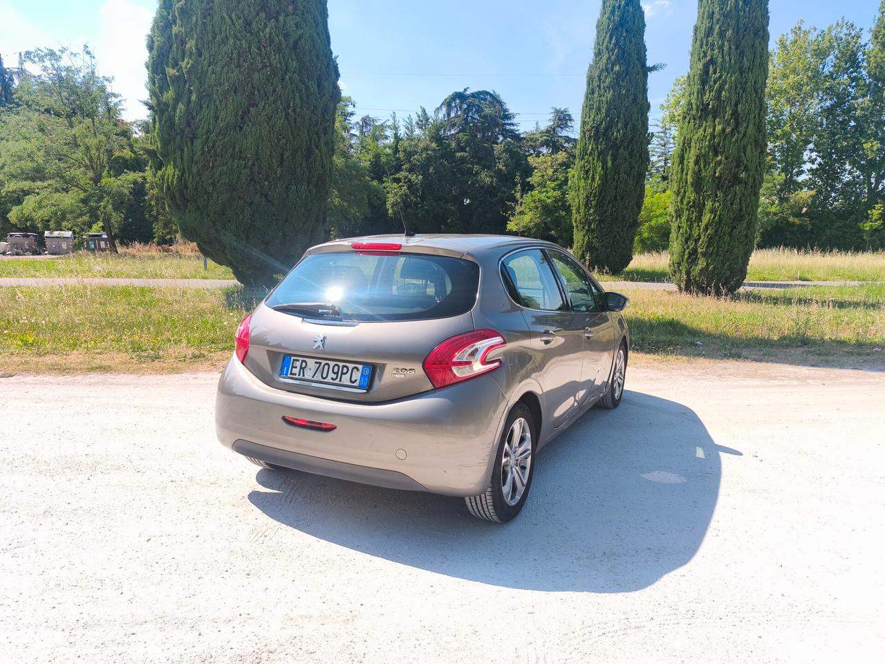 Peugeot 208 1.6 e-HDi 115 CV Stop&Start 5 porte Allure