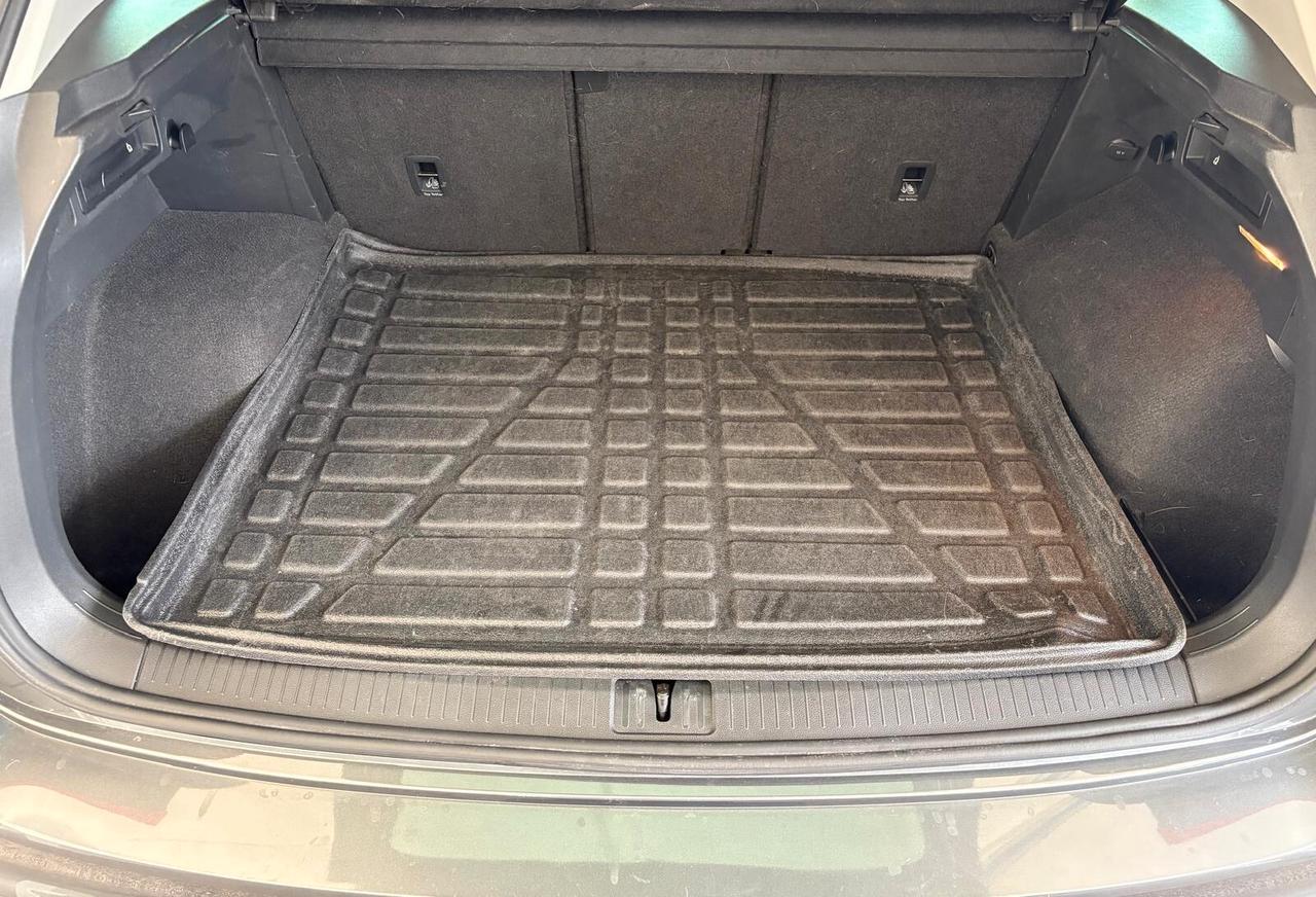 Volkswagen Tiguan - 1.6 TDI - R-LINE