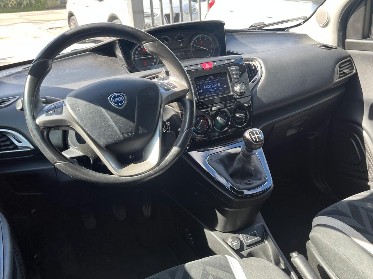 Lancia Ypsilon 1.2 69 CV 5 porte Gold