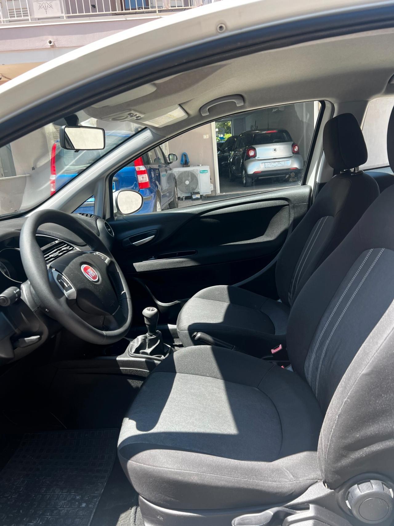 Fiat Punto 1.4 S&S 8V Dualogic 3 porte Street AUTOMATICA
