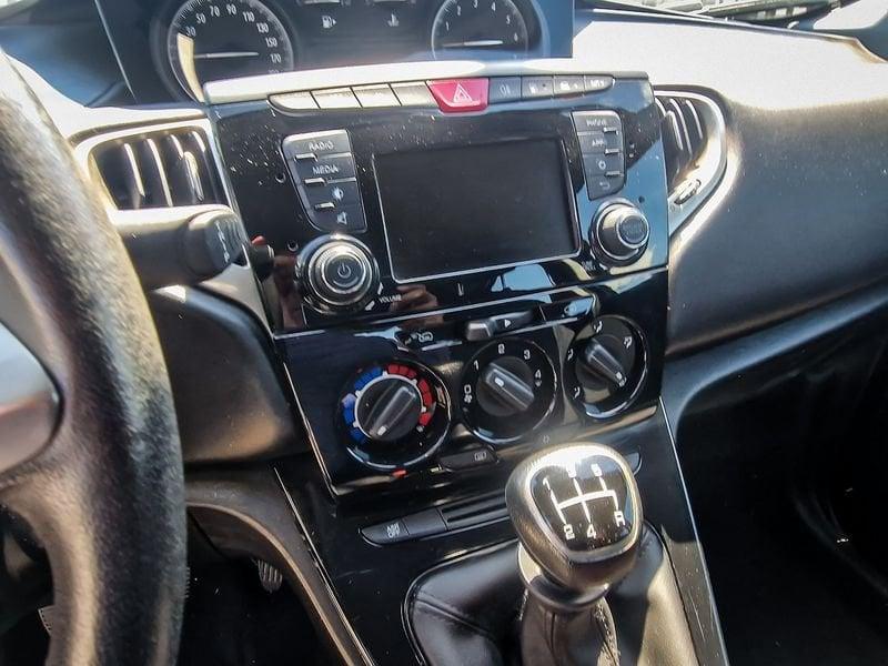 Lancia Ypsilon III 2015 5 Porte 1.2 Ecochic 69cv Silver