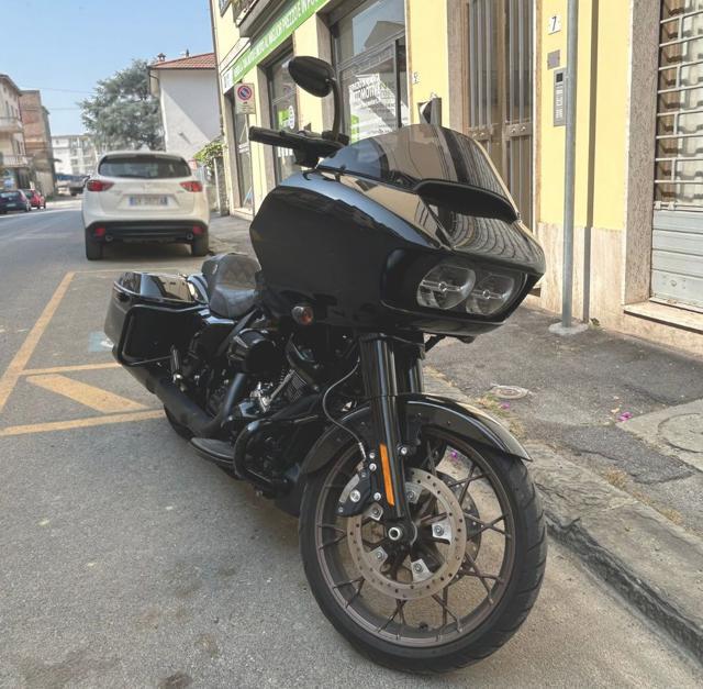 HARLEY-DAVIDSON CVO Road Glide ST