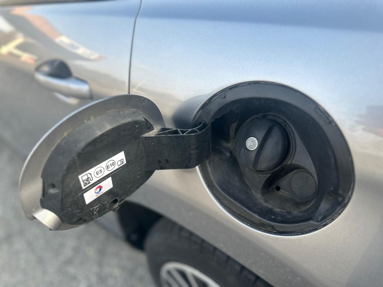 Peugeot 2008 Allure 1.2 PureTech 82 #7847