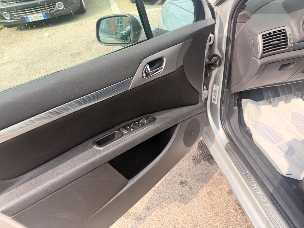 Peugeot 407 2.0 HDi SW Sport