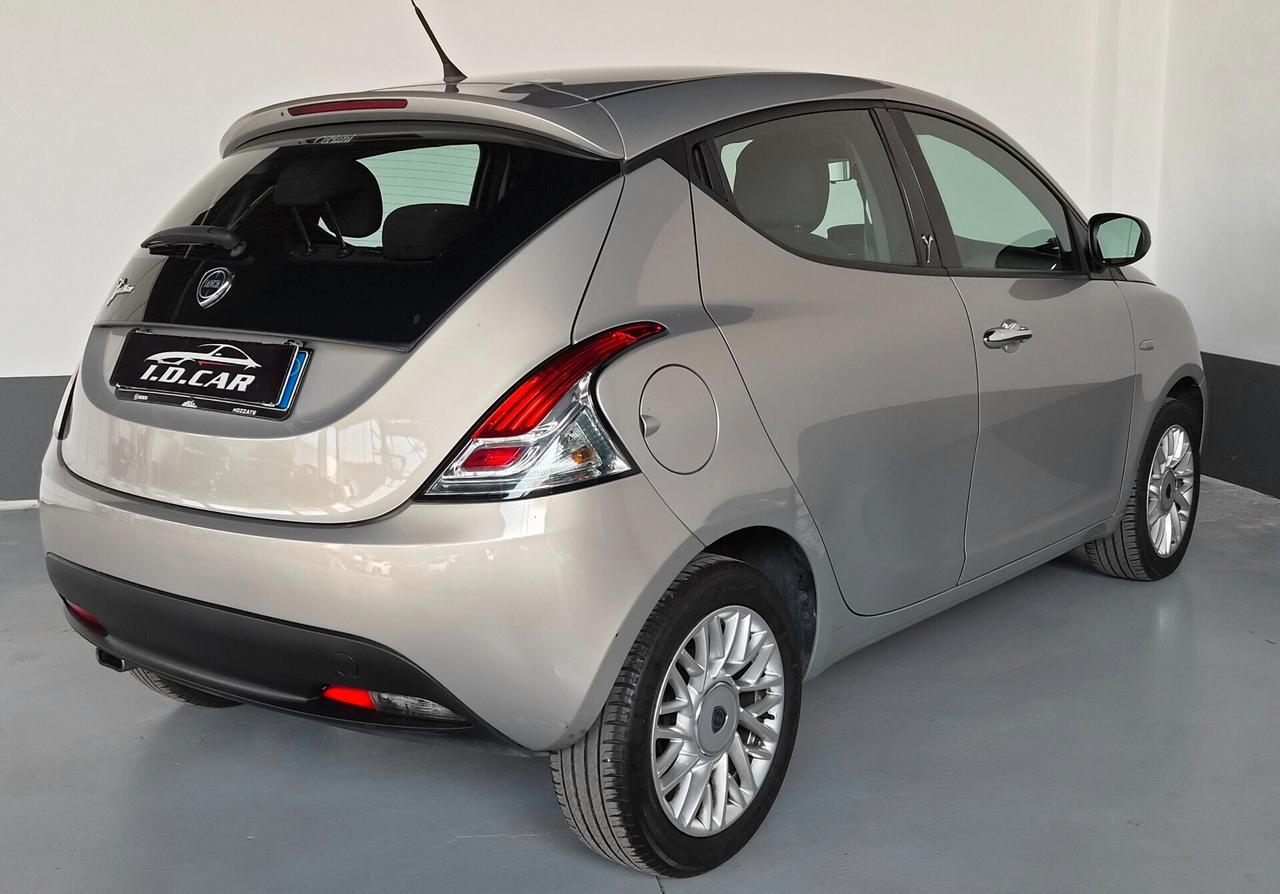 Lancia Ypsilon 1.2 69 CV 5 porte S&S Gold