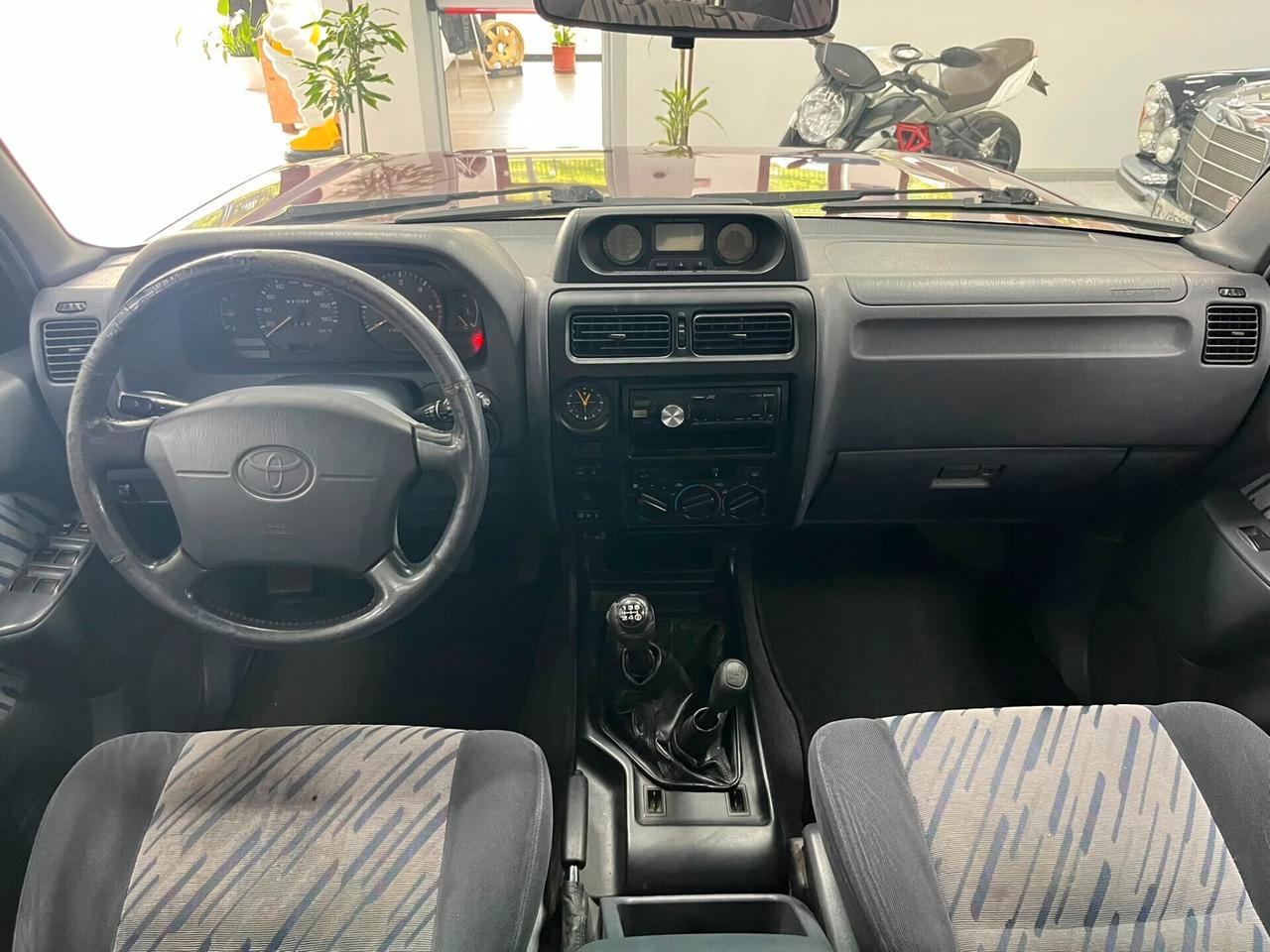 Toyota Land Cruiser kdj95 5p 3.0 GX