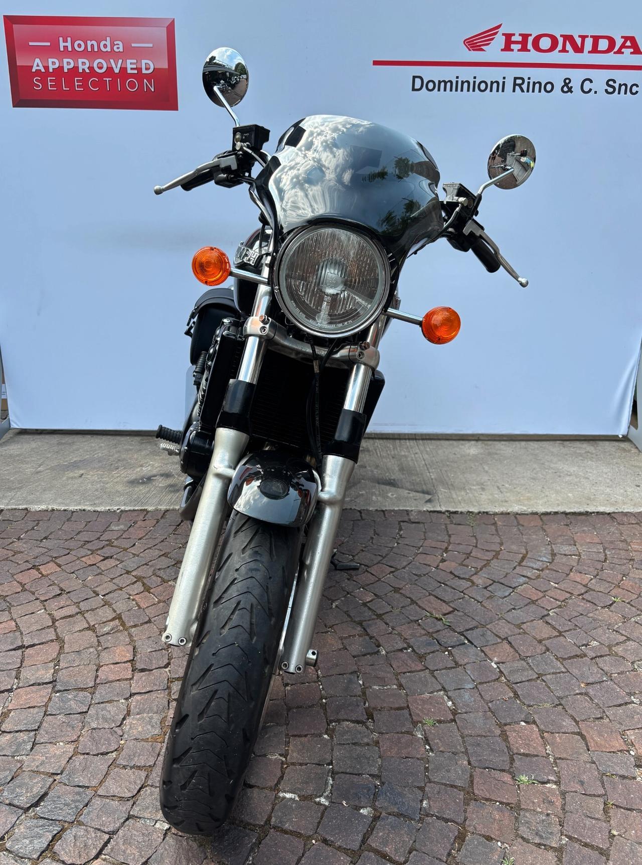Triumph Legend TT 900