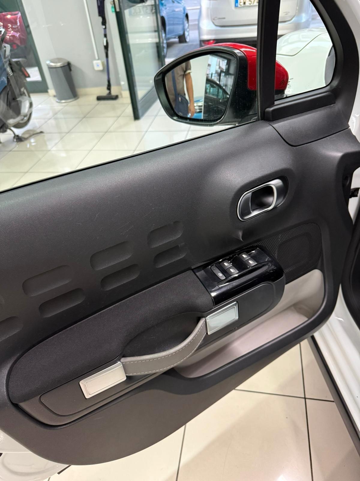 Citroen C3 PureTech 82 GPL Shine