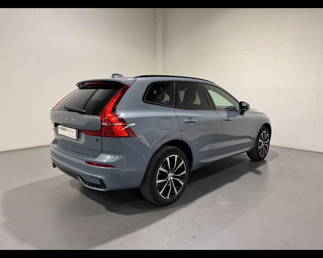 VOLVO XC60 B4 AWD GEARTRONIC ULTIMATE DARK