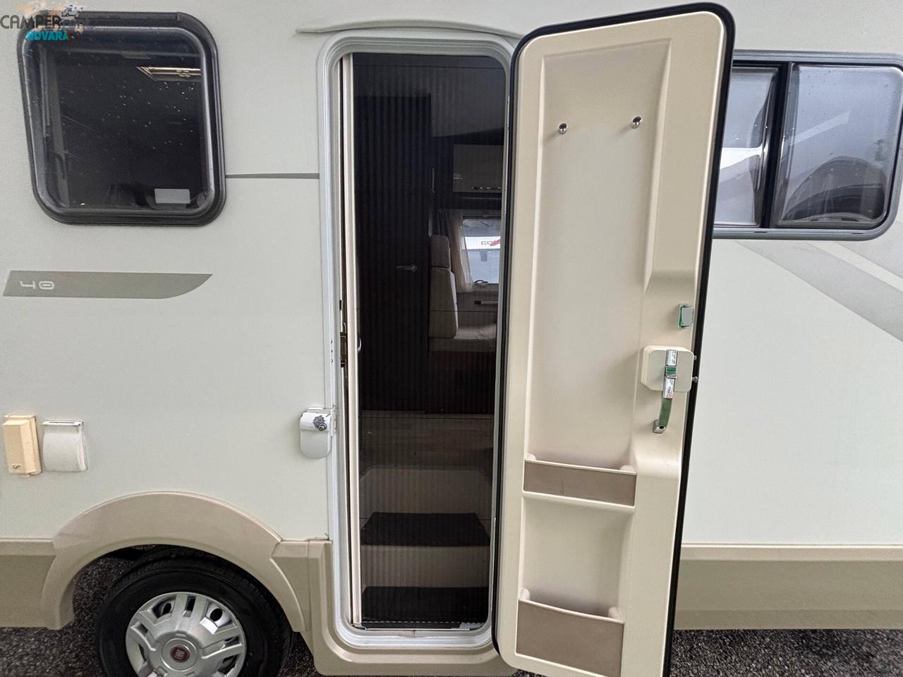 CARAVANS INTERNATIONAL ELLIOT 40 - mansardato con letti a castello in coda