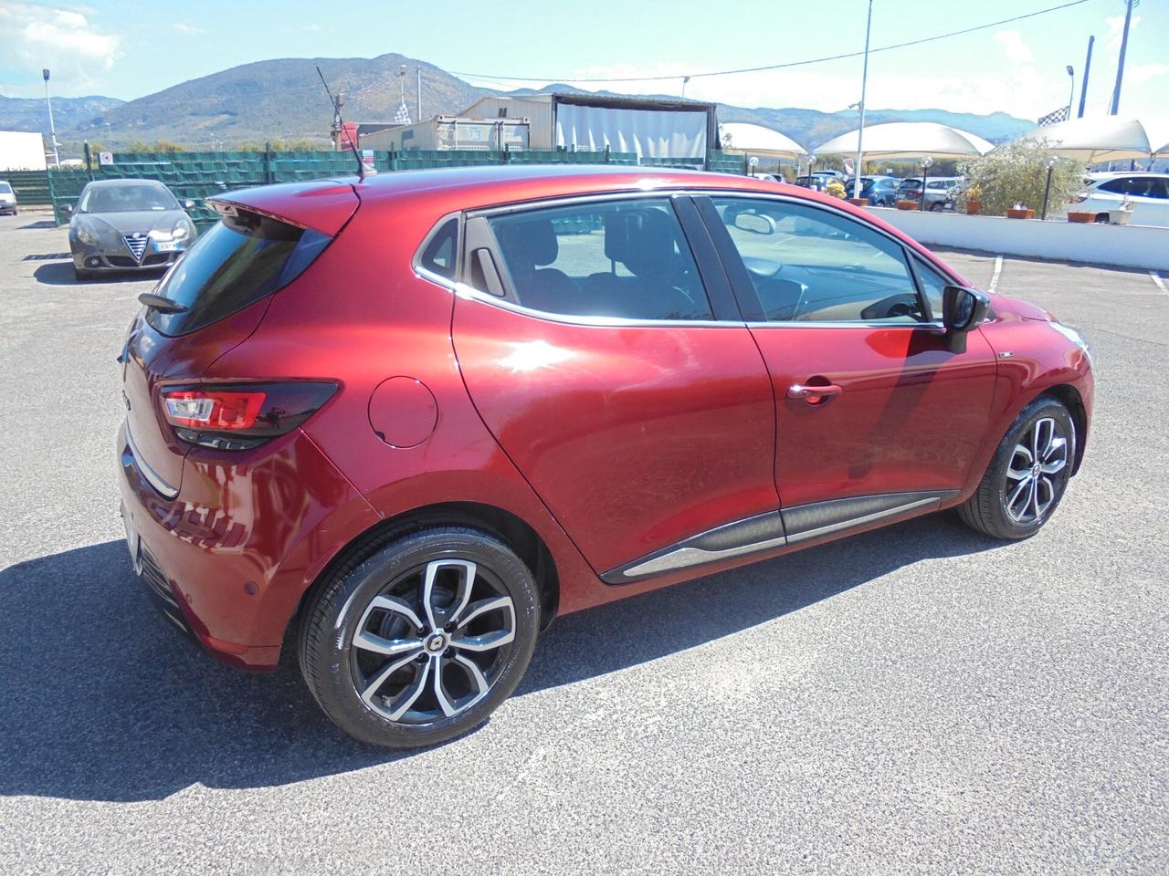 Renault Clio TCe 12V 75 CV 5 porte Moschino Life