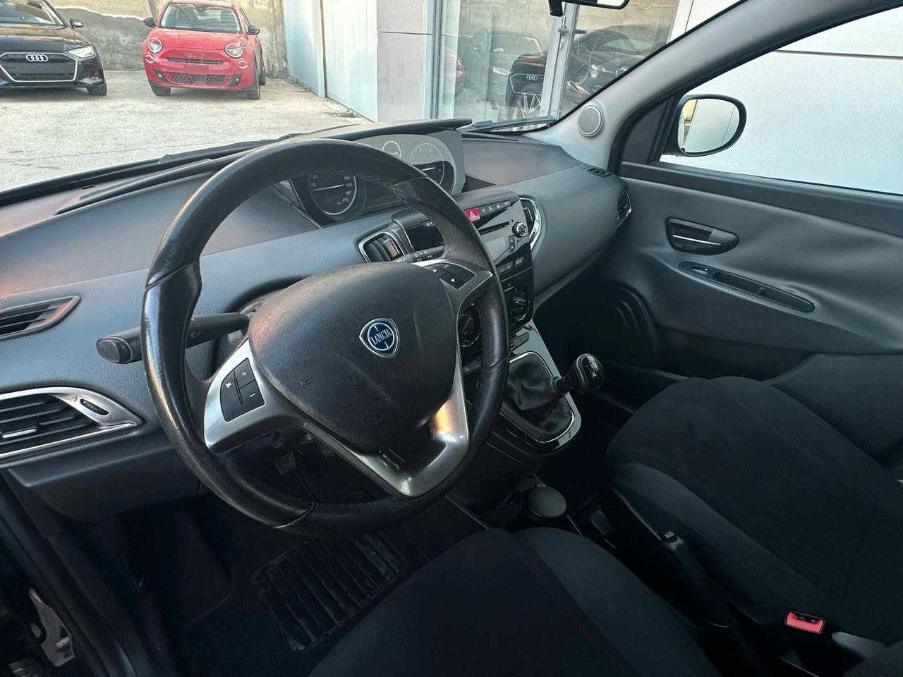 Lancia Ypsilon 1.3 MJT 16V 95 CV 5 porte