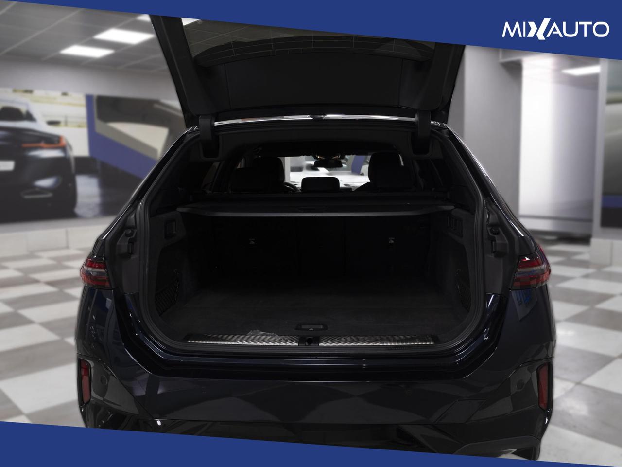 BMW 520 d Touring 48V xDrive Auto