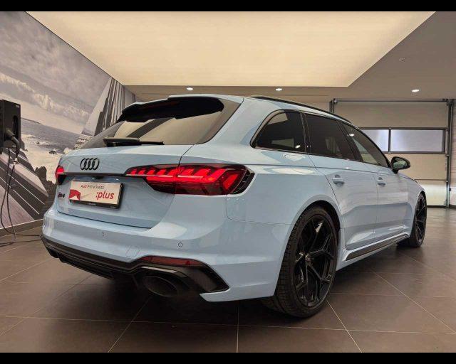 AUDI RS 4 Avant