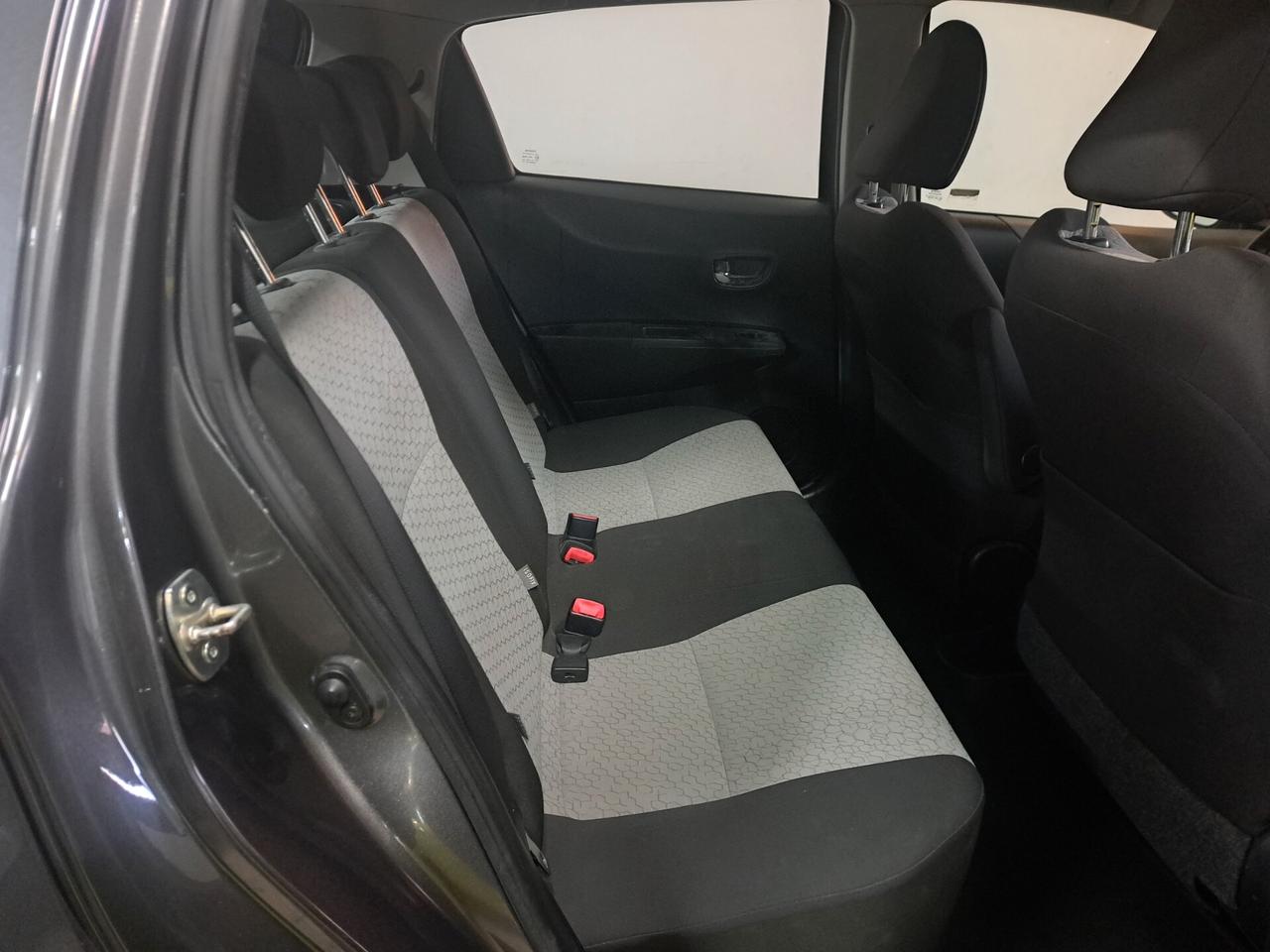 Toyota Yaris 1.0 ben unico prop 2013