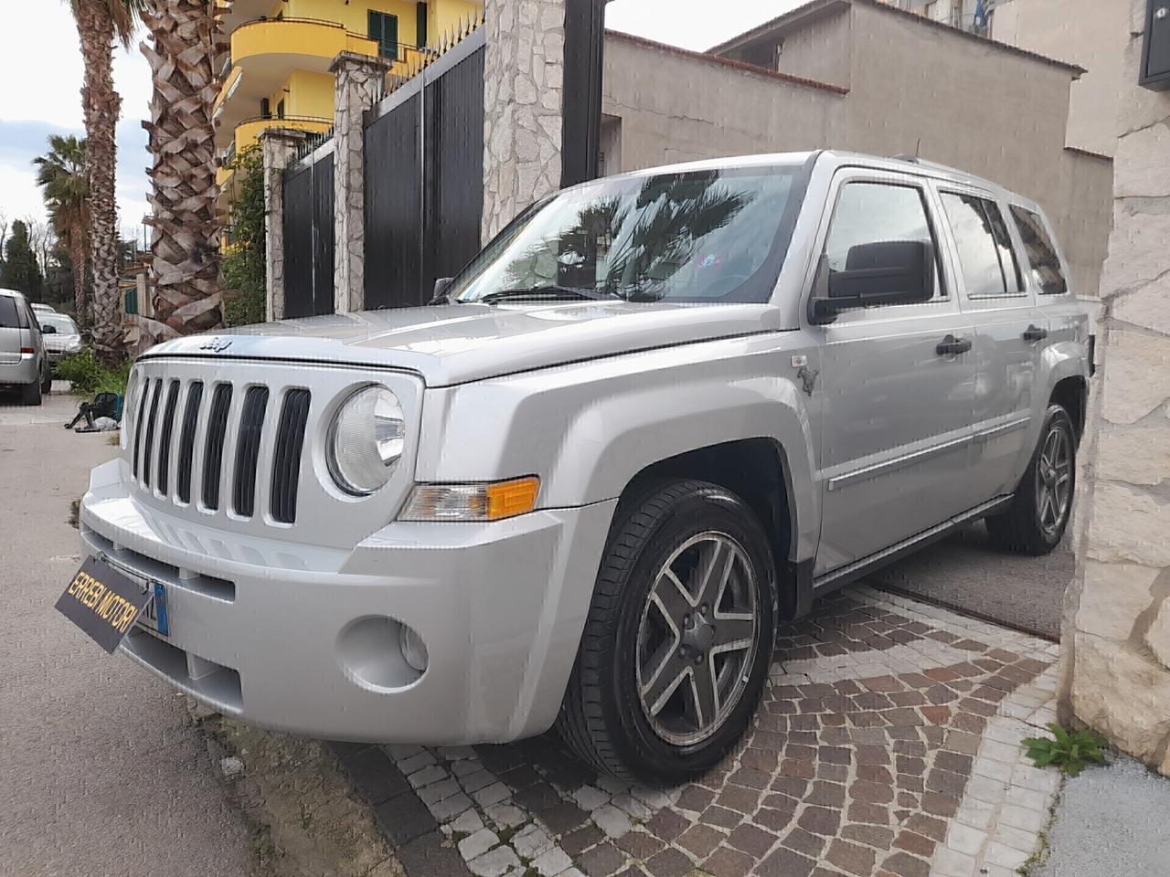 JEEP PATRIOT CON GANCIO TRAINO