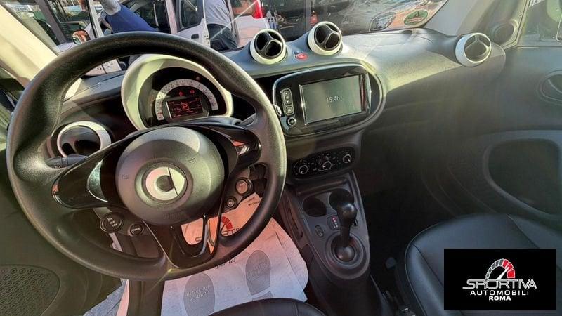 smart fortwo FARI LED TETTO PANORAMICO NAVI RATA MENSILE 202,00 fortwo 70 1.0 Passion