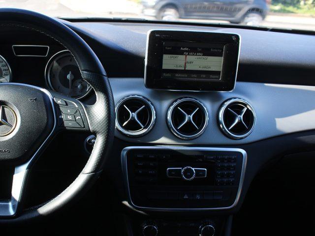 MERCEDES-BENZ GLA 180 CDI Sport