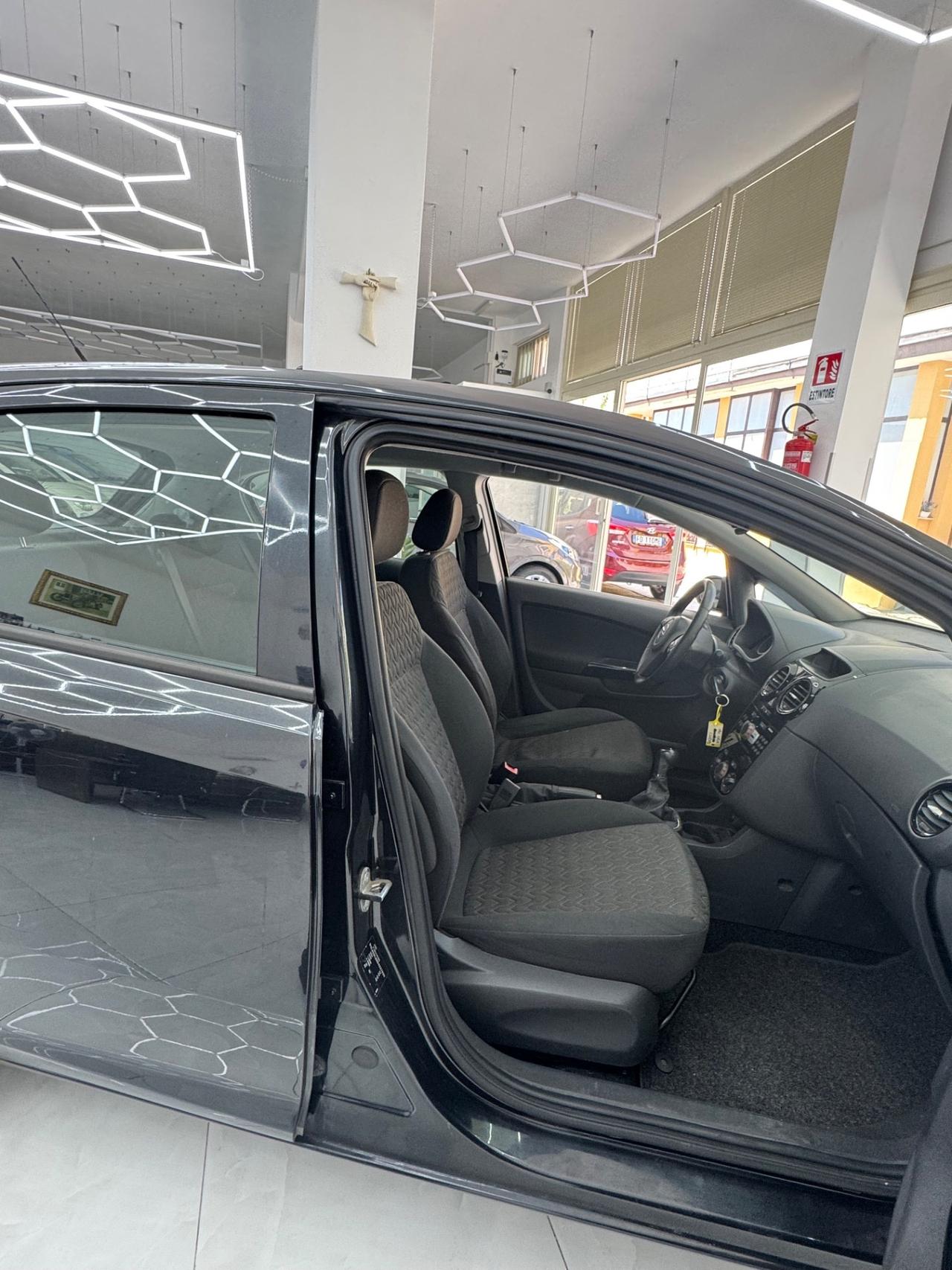 Opel Corsa 1.2 5 porte Sport