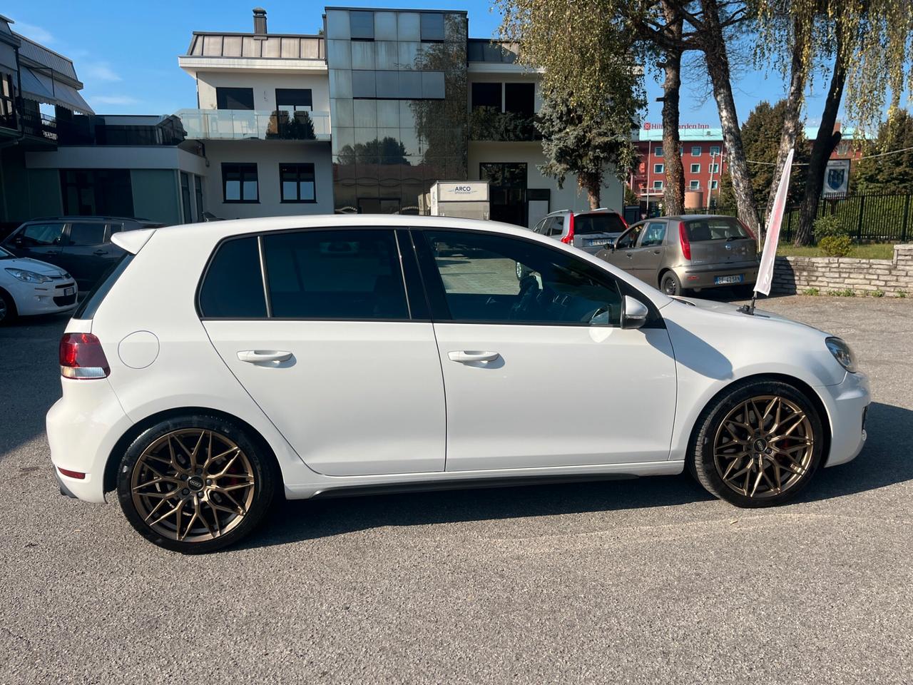 Volkswagen Golf GTI 2.0 TSI 5p.