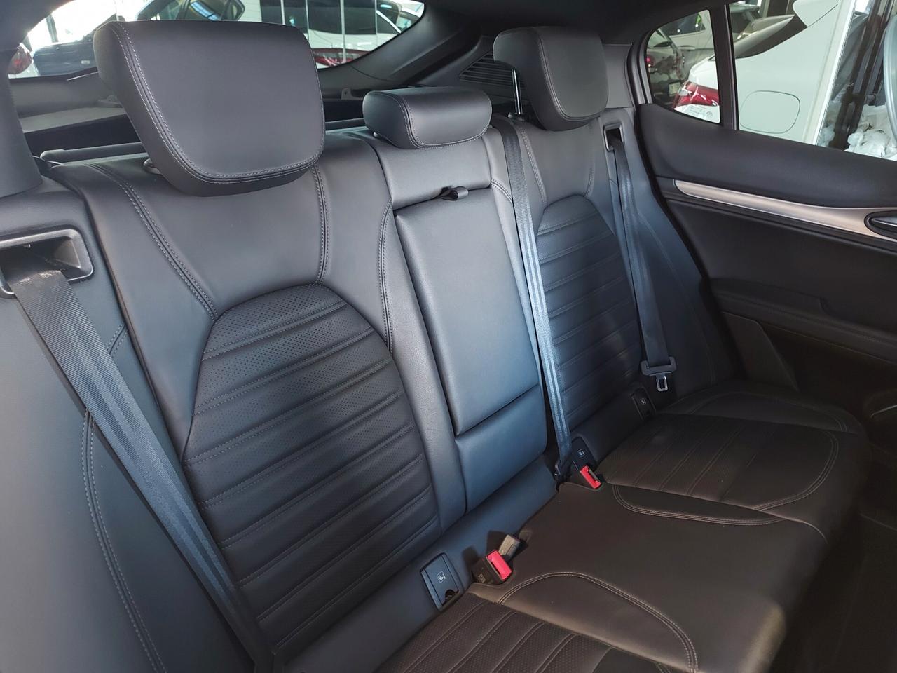 Alfa Romeo Stelvio 2.2 Td 210 cv AT8 Q4 Veloce