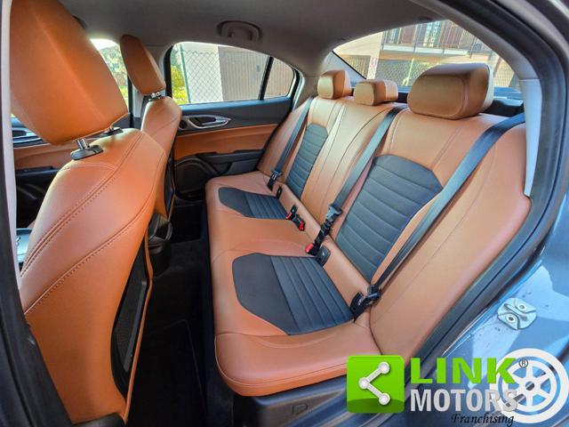 ALFA ROMEO Giulia 2.2 Turbodiesel 180 CV AT8 Business Sport