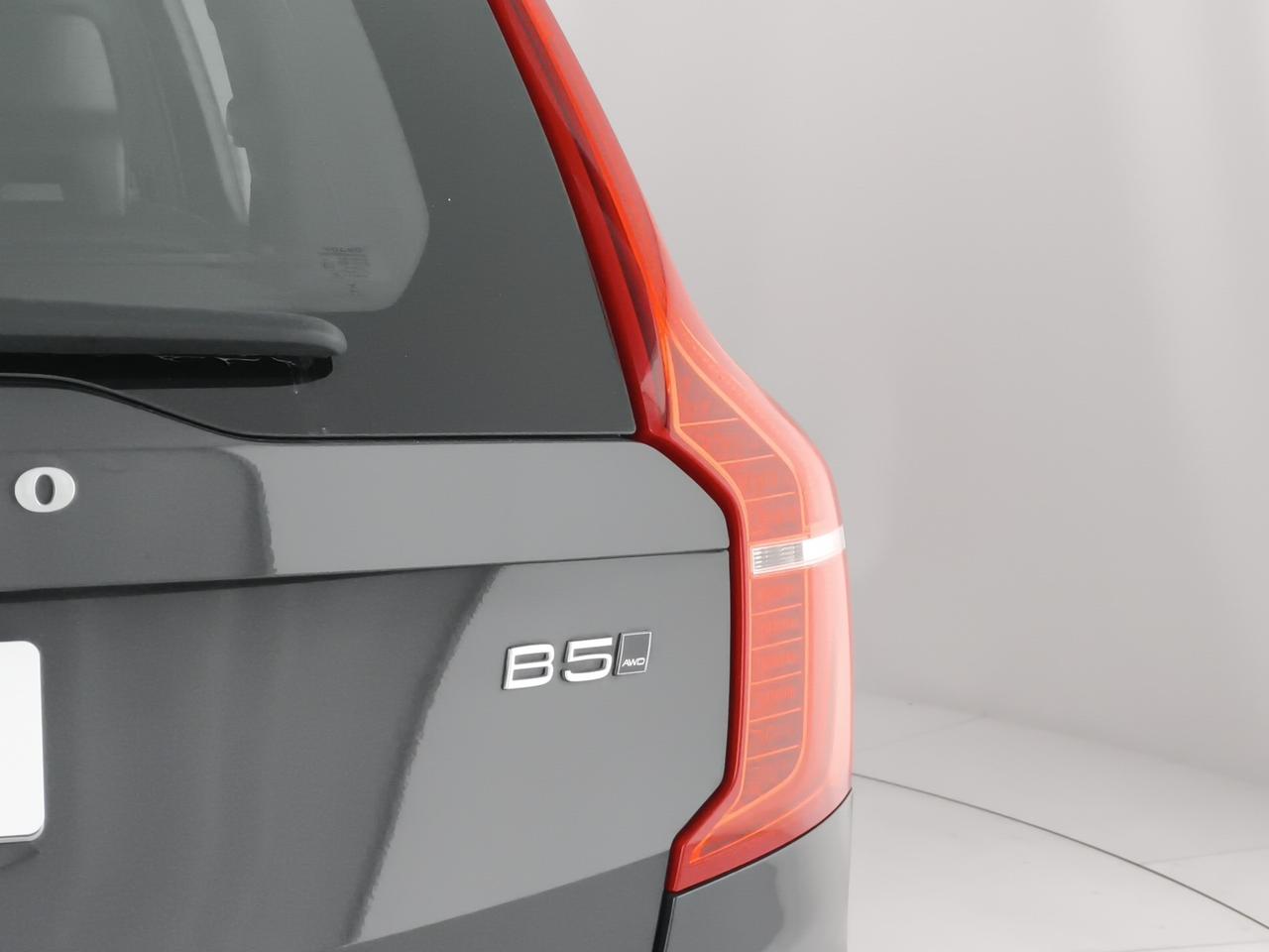 Volvo XC90 2.0 b5 Momentum awd