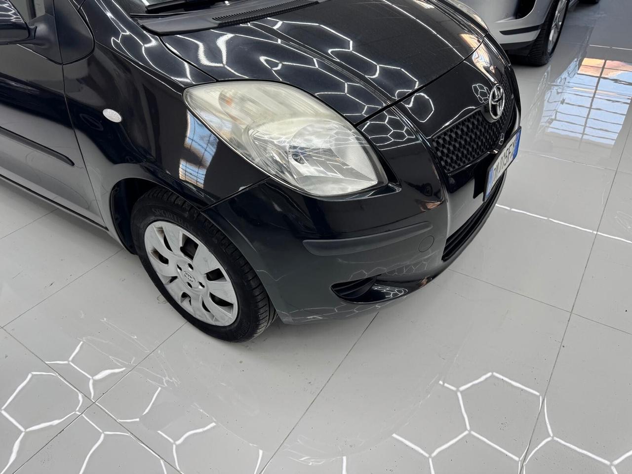 Toyota Yaris 1.0 Benzina 69Cv - Ok neopatentati