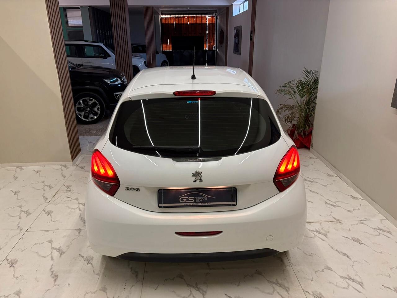 Peugeot 208 1200cc 82cv allestimento Active