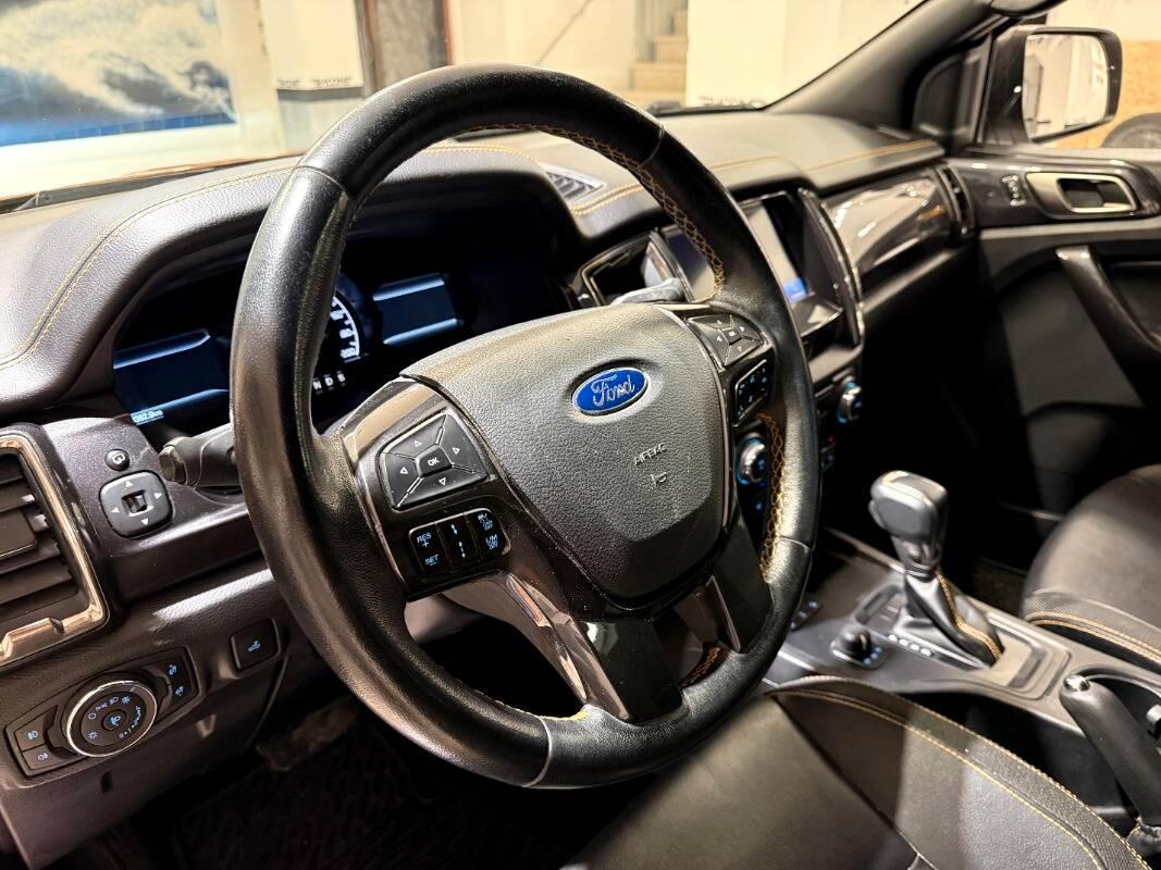 Ford Ranger 3.2 tdci double cab Wildtrak 200cv auto Autocarro 5 posti