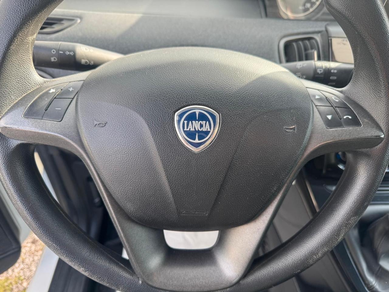 Lancia Ypsilon 1.2 69 CV 5 porte S&S Elefantino Blu