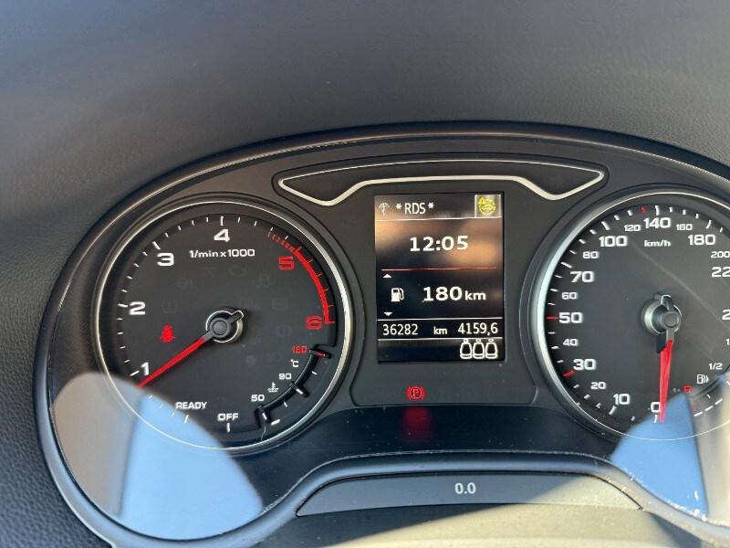 AUDI Q2 Q2 30 TDI Identity Black