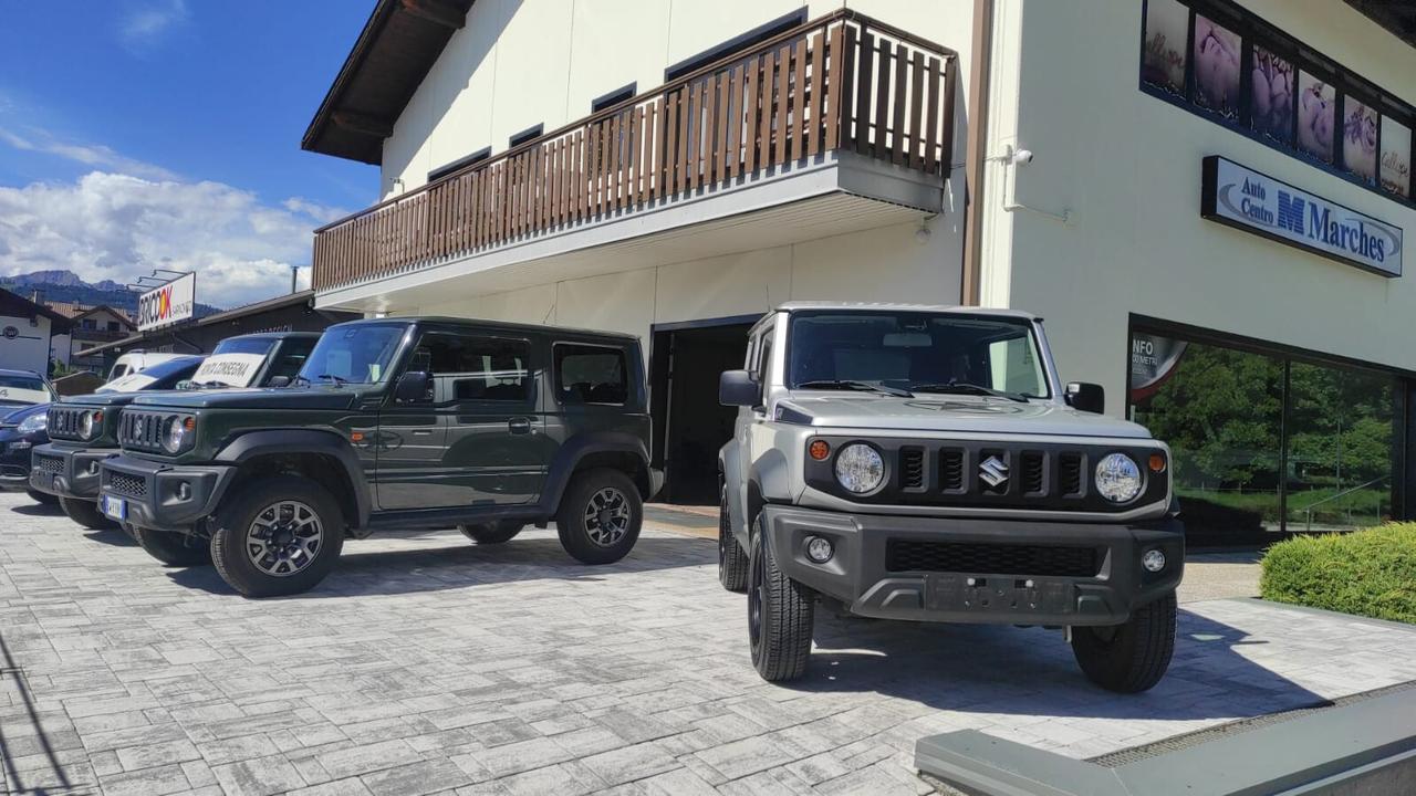 SUZUKI JIMNY 1.5 BENZINA 102CV 4X4 GANCIO TRAINO