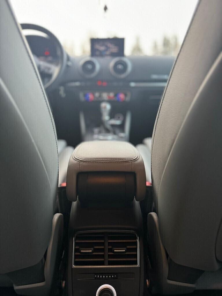 Audi A3 SPB 1.6 TDI 116 CV S tronic Sport cockpit