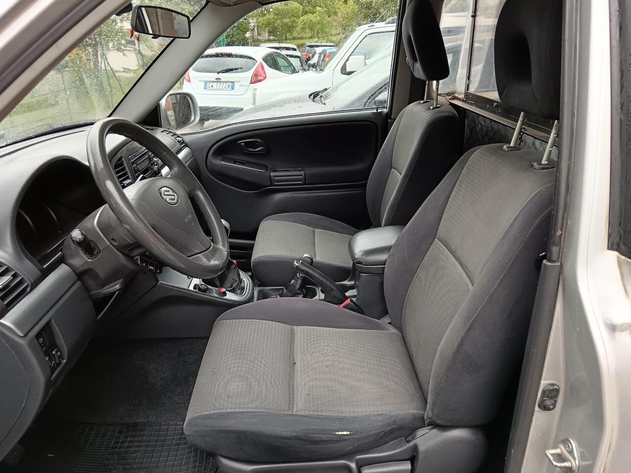 Suzuki Grand Vitara 2.0 TD 4X4 AUTOCARRO 2 POSTI