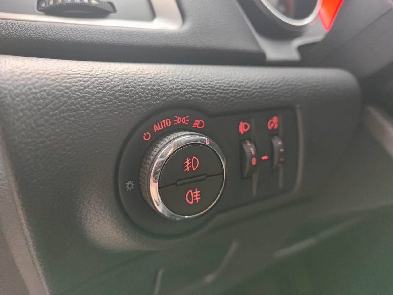 Opel Astra 1.6 115CV Sports Tourer Cosmo