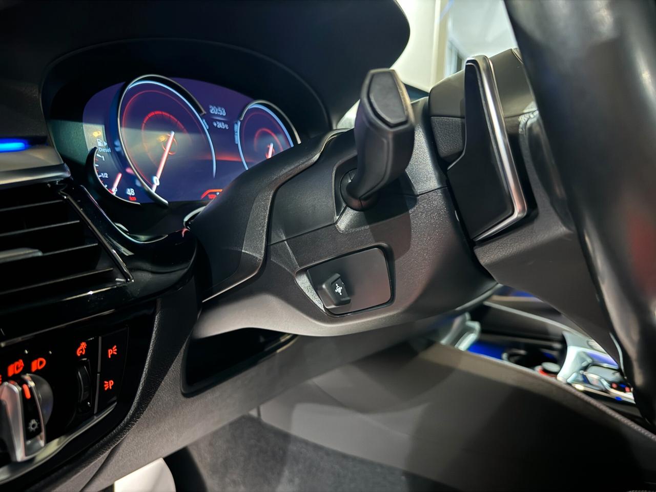 BMW 520D TOURING M-SPORT 2020