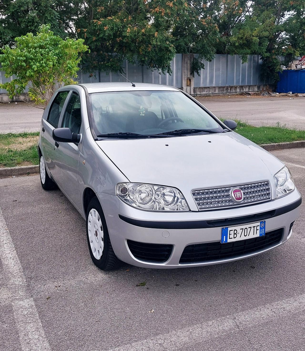 FIAT PUNTO 1.2 5P POCHI KM. 10-2010