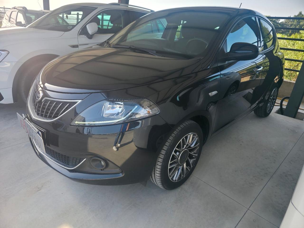Lancia Ypsilon 1.0 FireFly 5 porte S&S Hybrid Gold Plus