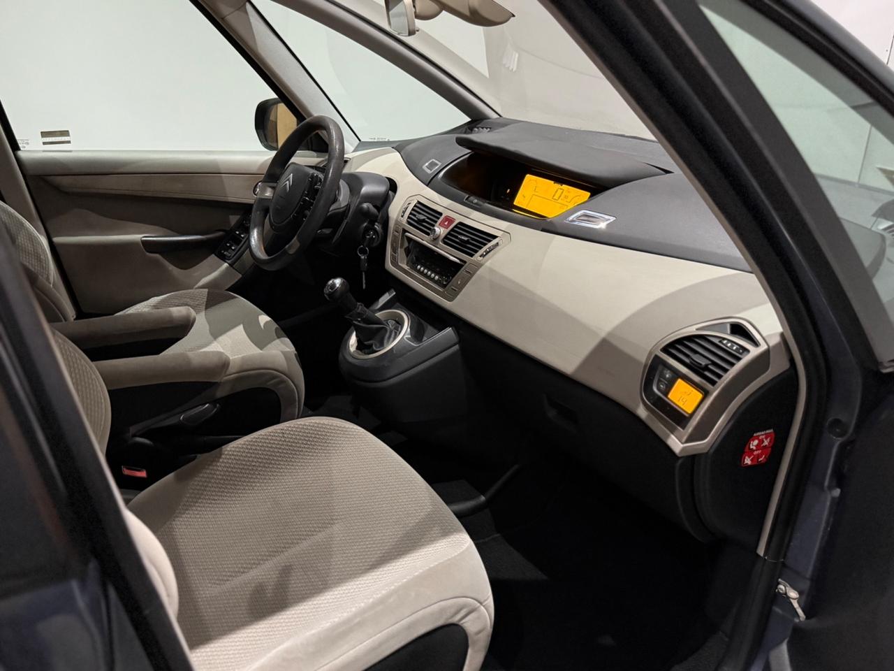 Citroen C4 Picasso 1.6 HDI ELEGANCE Per Neopatentati
