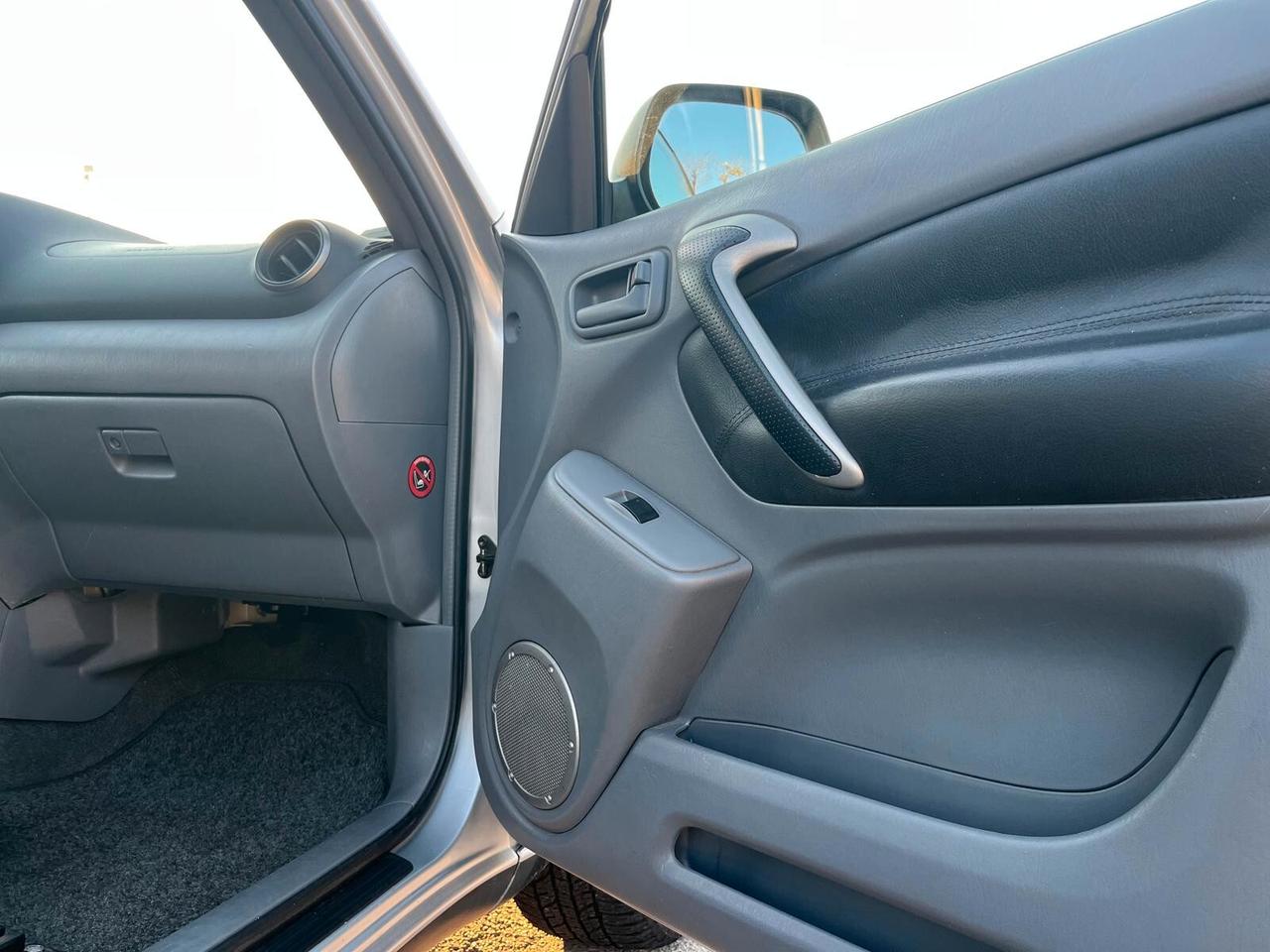 Toyota RAV 4 RAV4 2.0 Tdi D-4D cat 5 porte Sol