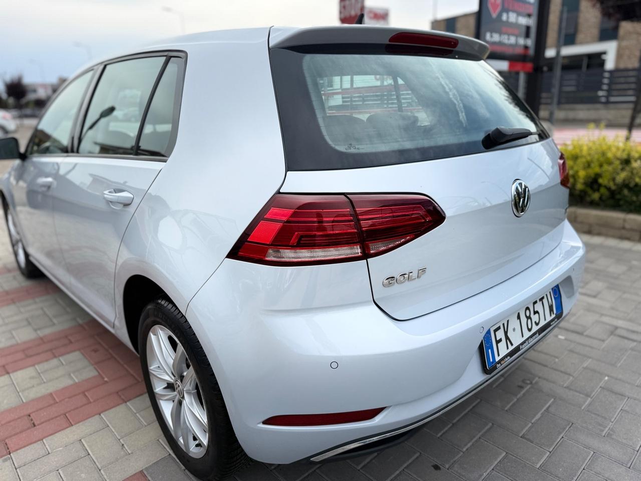 Volkswagen Golf 1.6 TDI 115 CV 5p. Sport NEOPATENTATI