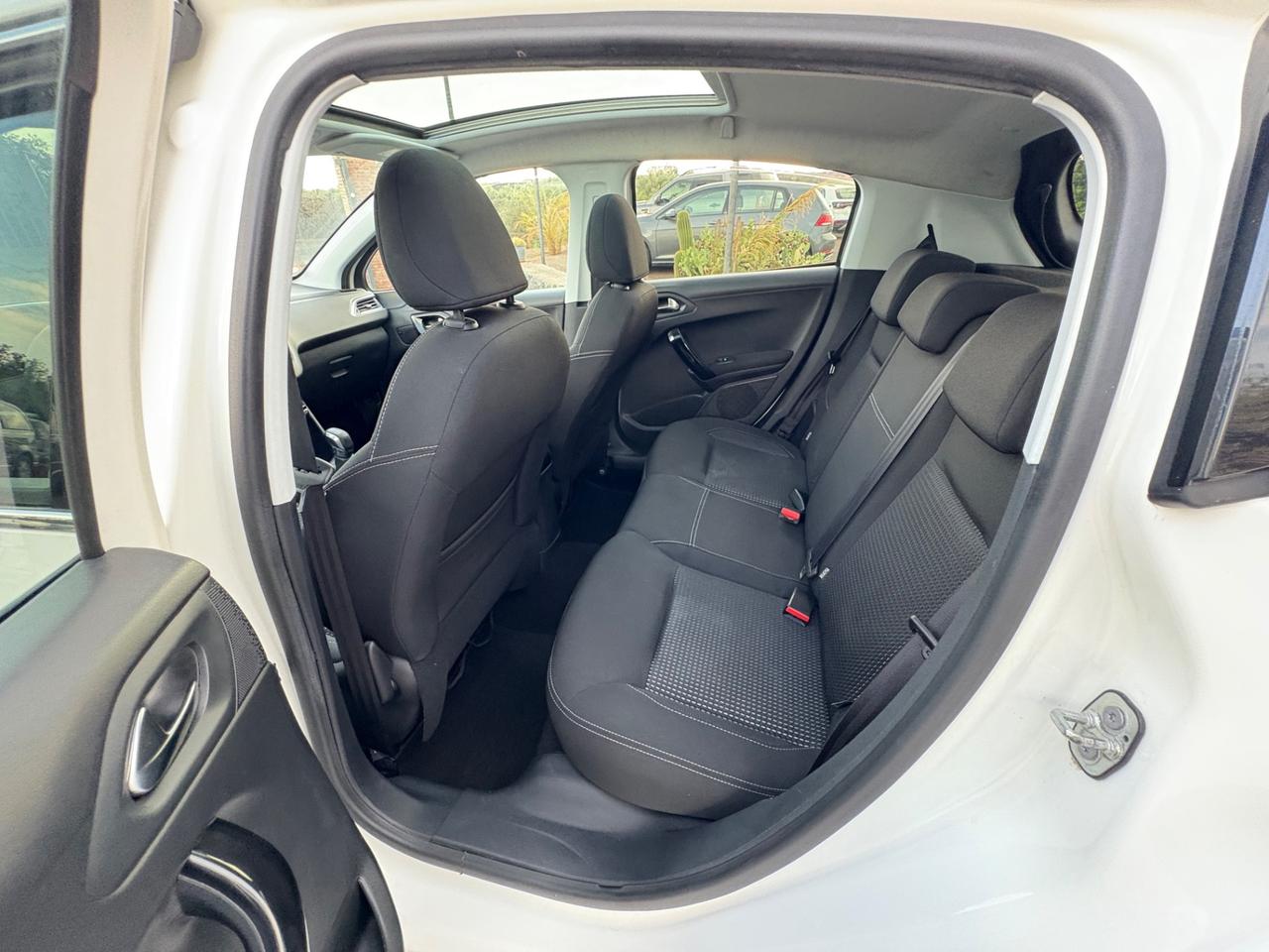 Peugeot 208 PureTech 82 5 porte Allure