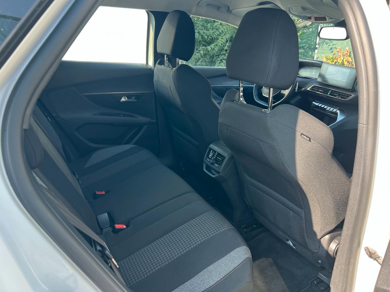 Peugeot 3008 BlueHDi 130 S&S Active Business